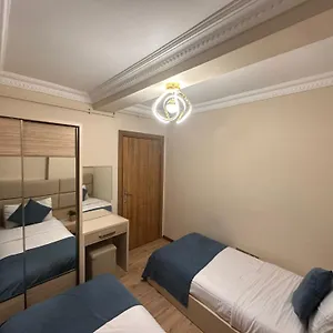 Daire Overland, İstanbul